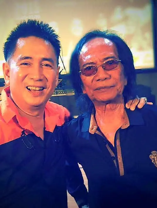 Beberapa pekan lalu, Sys Ns pun sempat mengunggah foto bersama Yon Koeswoyo yang meninggal dunia lebih dulu pada 5 Januari 2018 lalu. Ia mengucapkan selamat jalan atas kepergian Yon untuk selamanya. (Instagram/Sys_Ns)