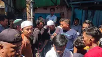 Pria misterius yang bakar mimbar Masjid Raya Makassar ditangkap (Liputan6.com/Fauzan)