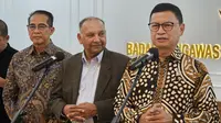 Taruna Ikrar jelaskan BPOM setujui uji klinis fase 3 vaksin TBC demi atasi 2 juta kasus di Indonesia dengan prosedur aman dan transparan. (Foto: Aditya Eka Prawira/Liputan6.com)