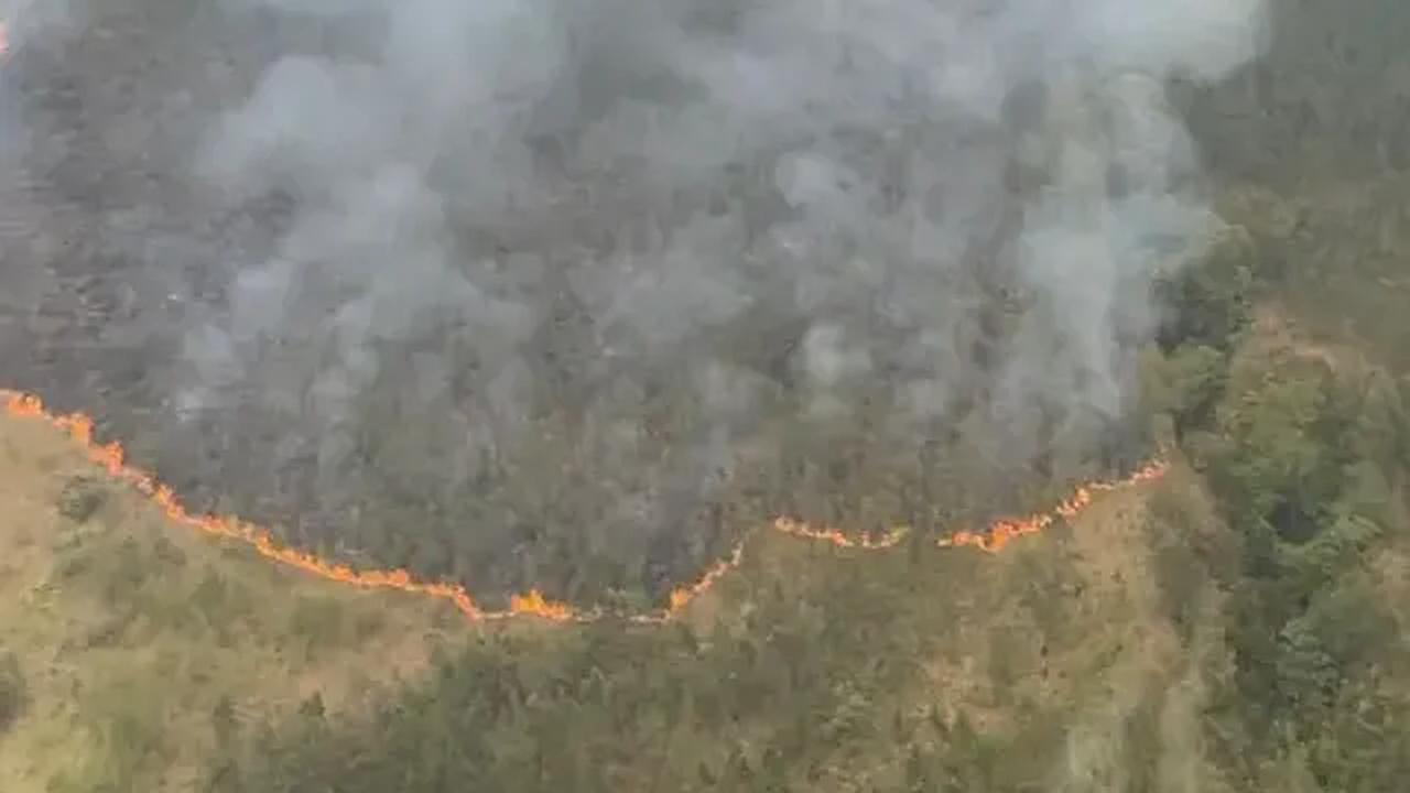 <i>-Puntung Rokok Bakar Gunung di Labuan Bajo</i><br>