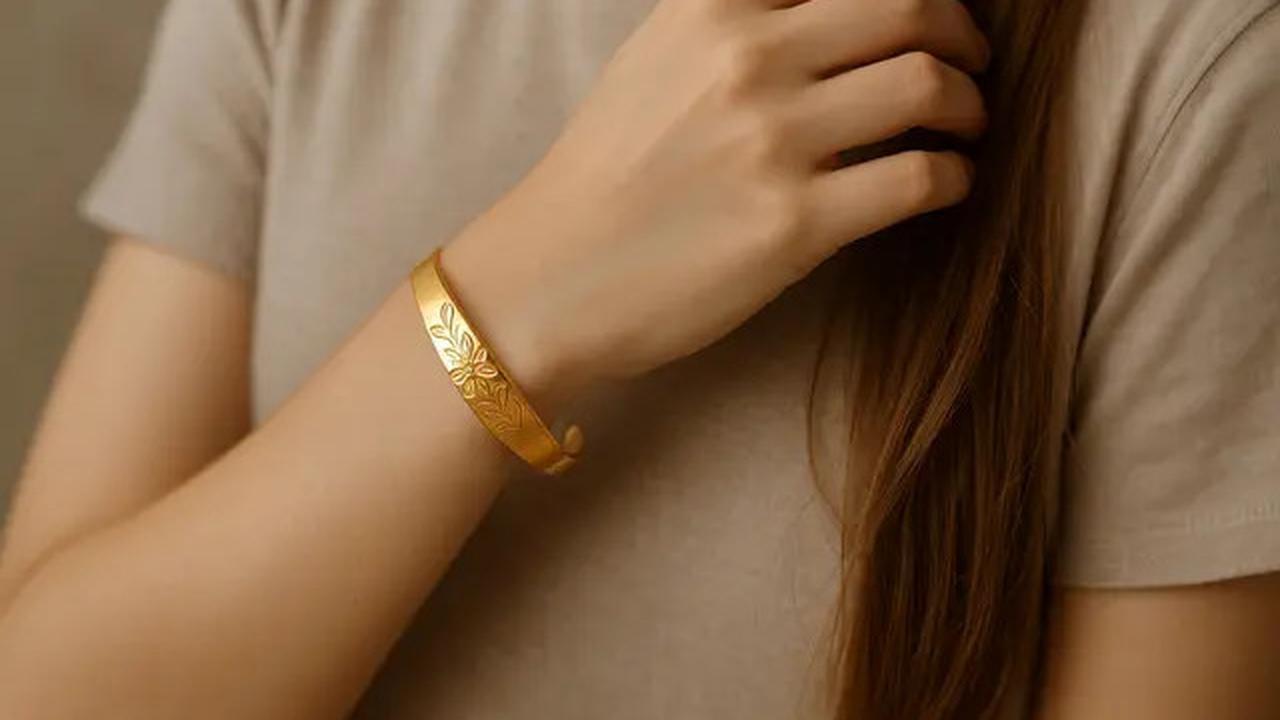 8 Gelang Emas Model Bangle Kekinian 3-5 Gram, Favorit Anak Muda 2025