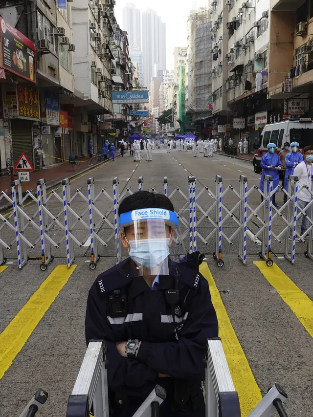 Hong Kong Akhirnya Lockdown untuk Pertama Kali