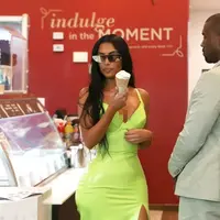 Kim Kardashiand dan Kanye West (Sumber Foto: People/FlightPhotoAgency)