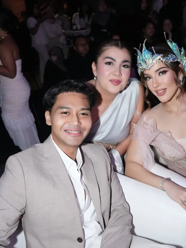 Aura Mahal Tasya Farasya Kenakan Sepatu hingga Tas Kristal Ratusan Juta yang Lengkapi Tampilan ala Dewi Yunani