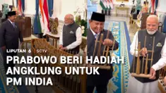 Ada momen langka yang terekam dalam pertemuan Prabowo dan Modi. Kedua pemimpin negara itu bermain angklung.