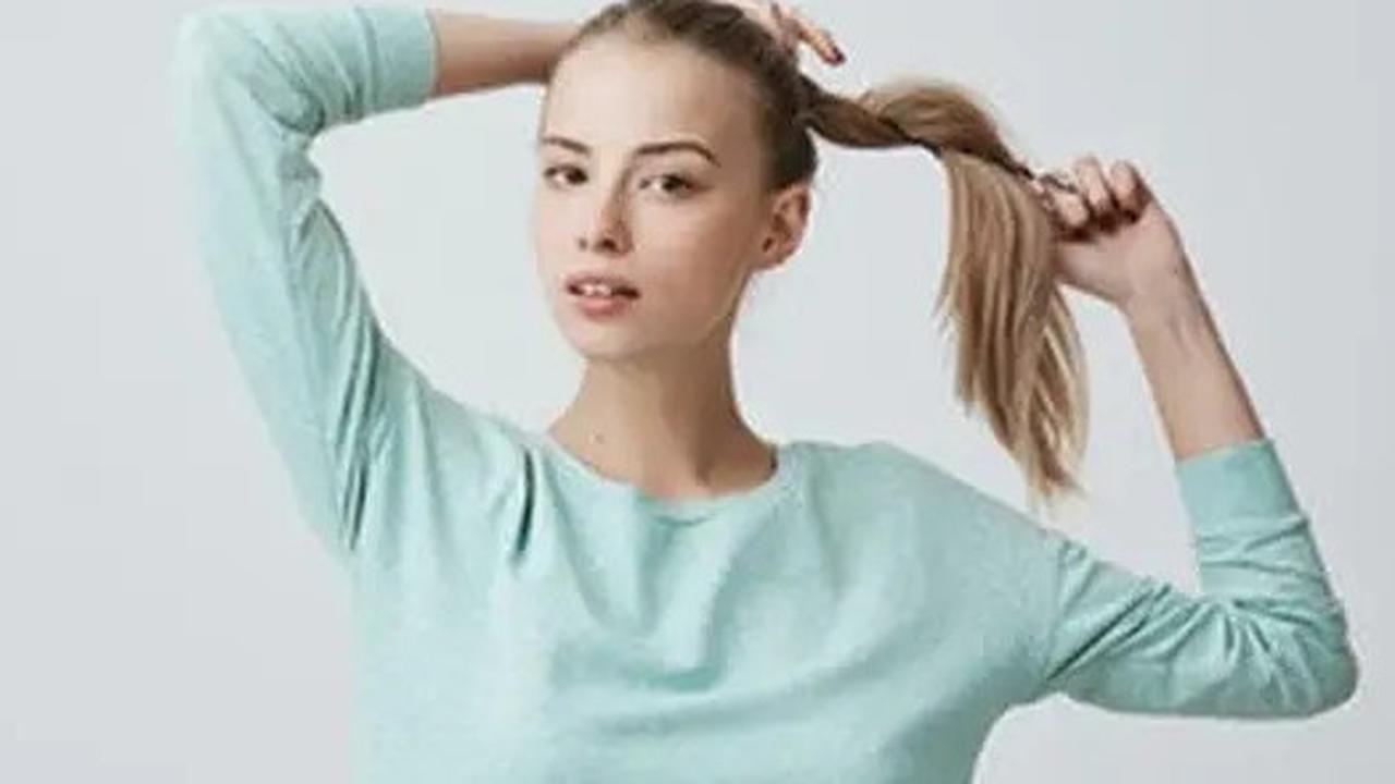 7 Tips Atasi Rambut Rontok, Termasuk Hindari Mengikat Terlalu Kencang!