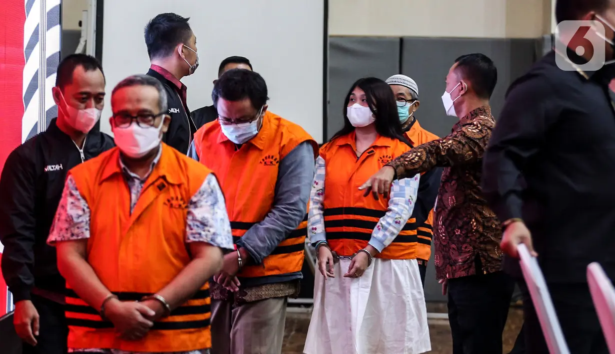 Dan dinikmati para tersangka dengan besaran berbeda mulai dari Rp350 juta hingga Rp10,8 Miliar. (Liputan6.com/Johan Tallo)