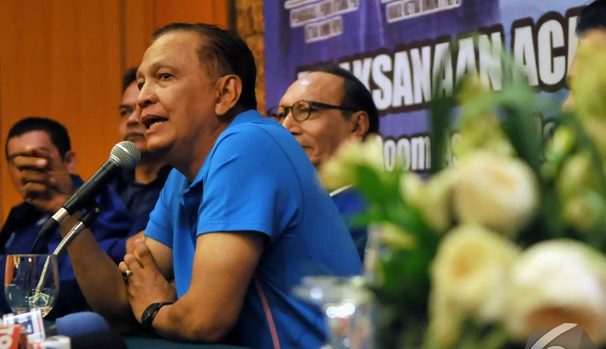Roy Marten saat konferensi pers Forum Komunikasi Pendiri dan Deklarator Partai Demokrat terkait terpuruknya Partai Demokrat, Jakarta, Senin (24/11/2014). (Liputan6.com/Johan Tallo)