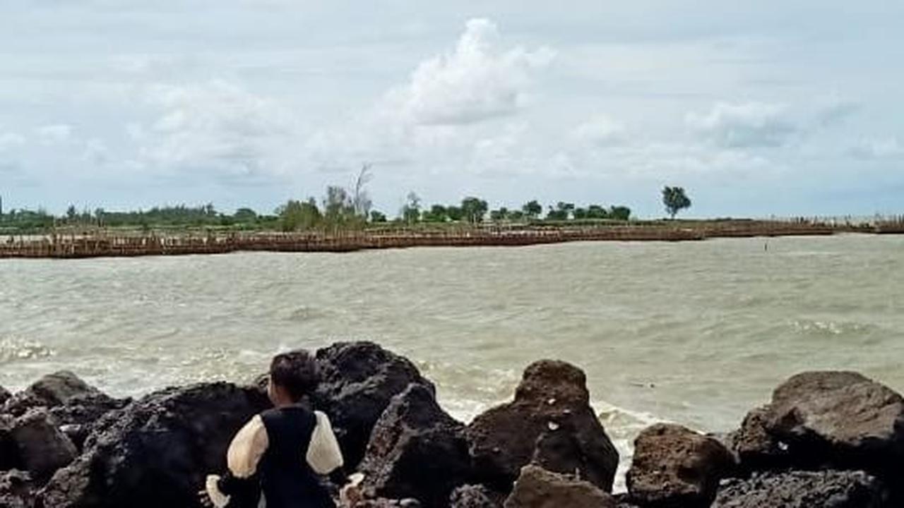 5.	Pantai Marina