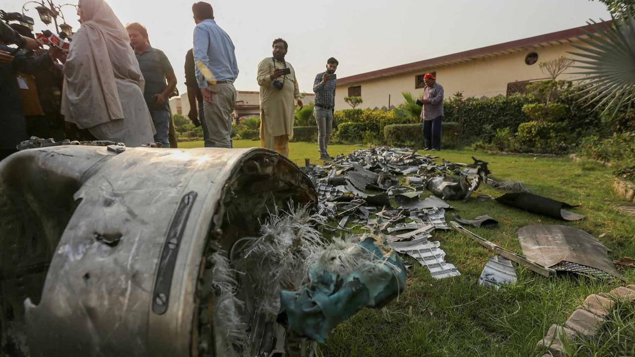 FOTO: Kerusakan Parah  Bangunan Mesjid, Pesantren dan Fasilitas Kesehatan Pendidikan di Pakistan Akibat Serangan Udara India