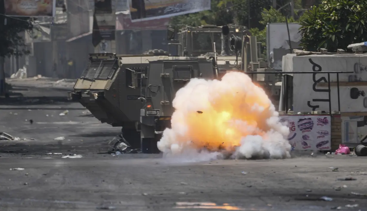 <p>Juru Bicara Angkatan Darat Israel Laksamana Muda Daniel Hagari mengatakan Israel melakukan operasi militer itu karena sekitar 50 serangan selama setahun terakhir berasal dari Jenin. (AP Photo/Majdi Mohammed)</p>