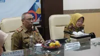 Kepala Badan Perencanaan dan Pembangunan Daerah (Bappeda) Kabupaten Garut, Didit Fajar Putradi dalam Rapat Koordinasi (Rakor) Pencegahan dan Penanggulangan Kerentanan  Pangan (PEGANG TANGAN). (Liputan6.com/Jayadi Supriadin)