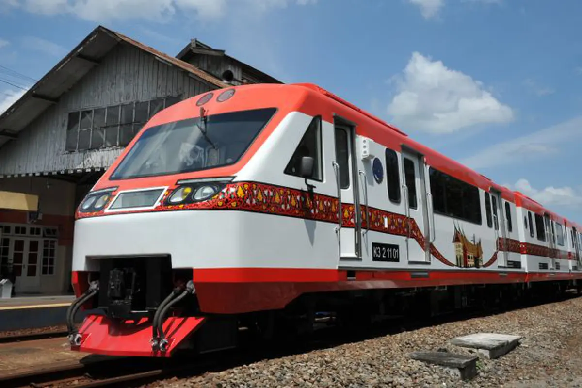 Railbus produksi INKA
