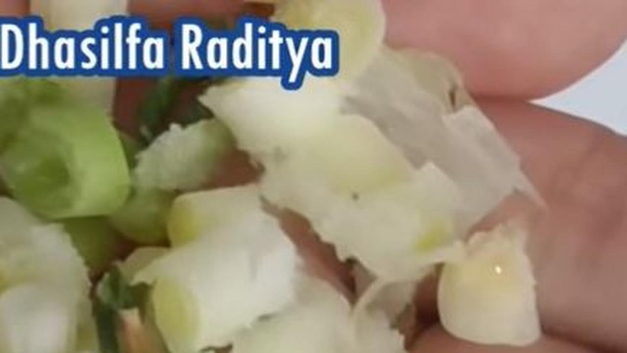 Tetap Awet dan Tidak Bau Berbulan-bulan, Ini Cara Praktis Simpan Daun Bawang di Kulkas
