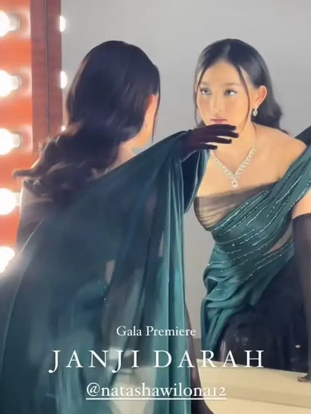7 Potret Natasha Wilona di Gala Premier Film Horor Janji Darah, Tampil Menawan