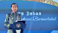 Presiden Joko Widodo (Jokowi) menyampaikan pidato saat puncak peringatan Hari Pers Nasional di Kabupaten Deli Serdang, Provinsi Sumatra Utara, Kamis (9/2/2023). Dalam pidatonya, Jokowi mengucapkan terima kasih kepada insan pers atas kontribusinya kepada bangsa dan negara. (FOTO: Biro Pers Istana Kepresidenan/Agus Suparto)