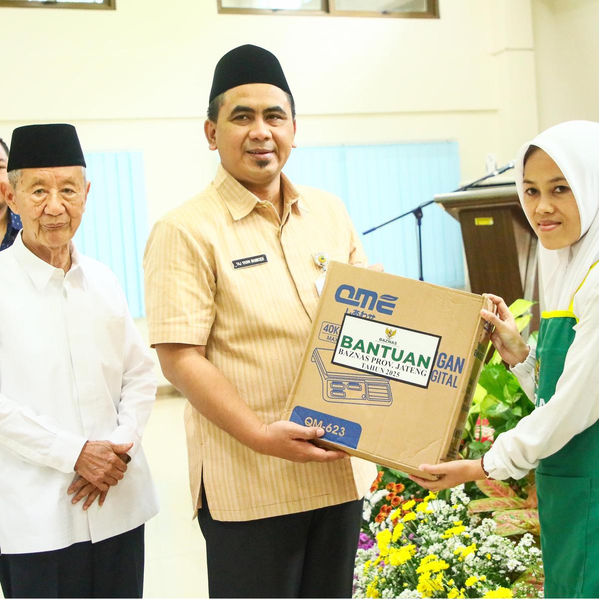 Ratusan Santri Dibekali Keterampilan Boga dan Barista, Gus Yasin: Upaya Entaskan Kemiskinan