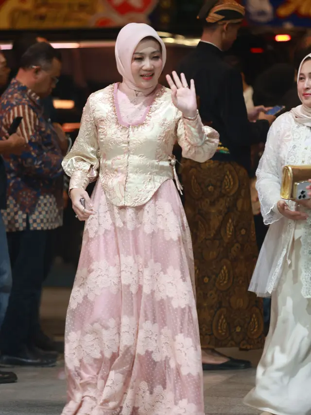 Busana Kondangan Pejabat di Ngunduh Mantu Al Ghazali dan Alyssa Daguise, dari Menpar Widi Wardhana, Annisa Pohan hingga Puan Maharani
