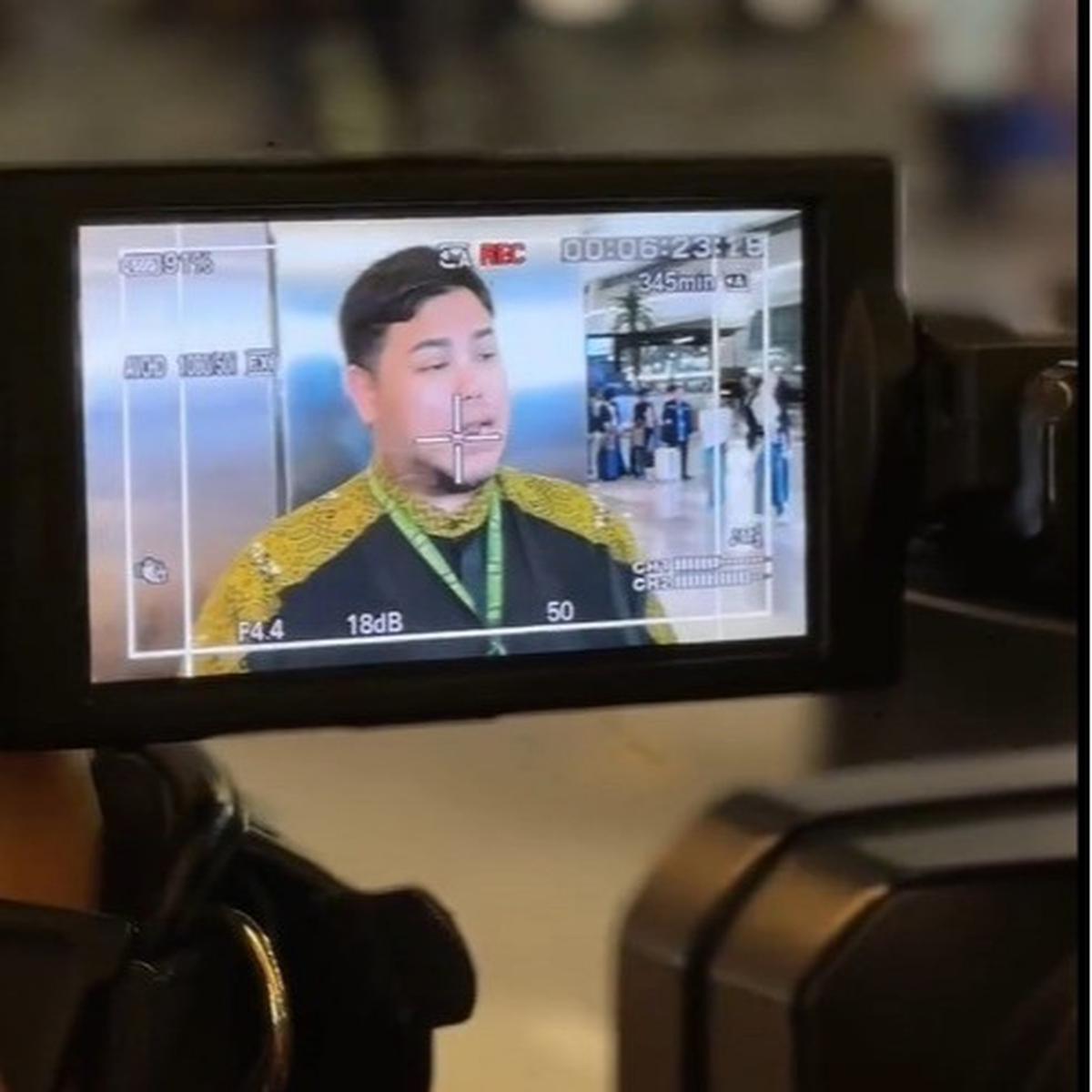 Potret Haru Ivan Gunawan Diantar ke Bandara untuk Berangkat Haji ke Tanah Suci