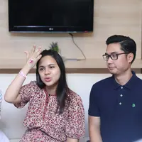 Saat menanti proses kelahiran anak pertamanya, Rizky Kinos malah banyak diam. Suami Nycta Gina ini mengaku malah diomeli oleh ibunya akibat ulahnya tersebut. (Andy Masela/Bintang.com)