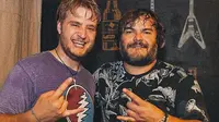 Jack Black dan Kevin Clark dalam School of Rock (atas). (Instagram/ jackblack, credit: Paramount PIctures)