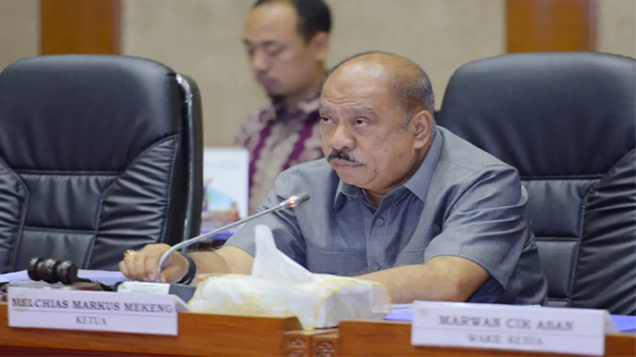 Ketua Komisi XI DPR Melchias Markus Mekeng