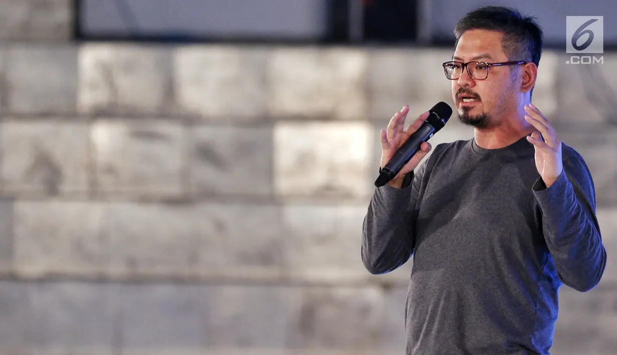 CEO Kapanlagi Youniverse, Steve Christian menjadi pembicara dalam acara Emtek Goes to Campus (EGTC) 2018 di Dome Universitas Muhammadiyah Malang, Kamis (27/9). Steve berbagi pengalaman Bahaya berita Hoax dan dampaknya. (Liputan6.com/Johan Tallo)