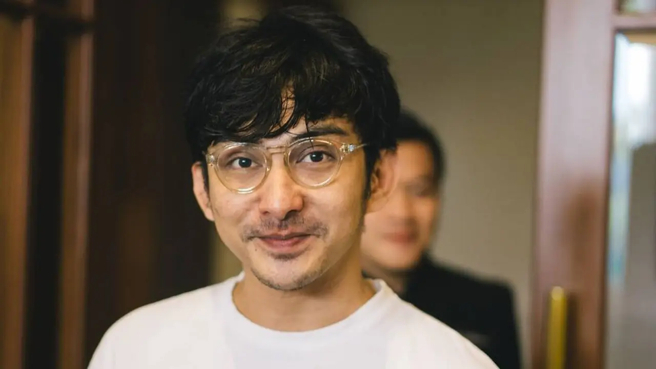 [Fimela] 6 Potret Yoga Pratama yang Awet Muda di Usia 38 Tahun