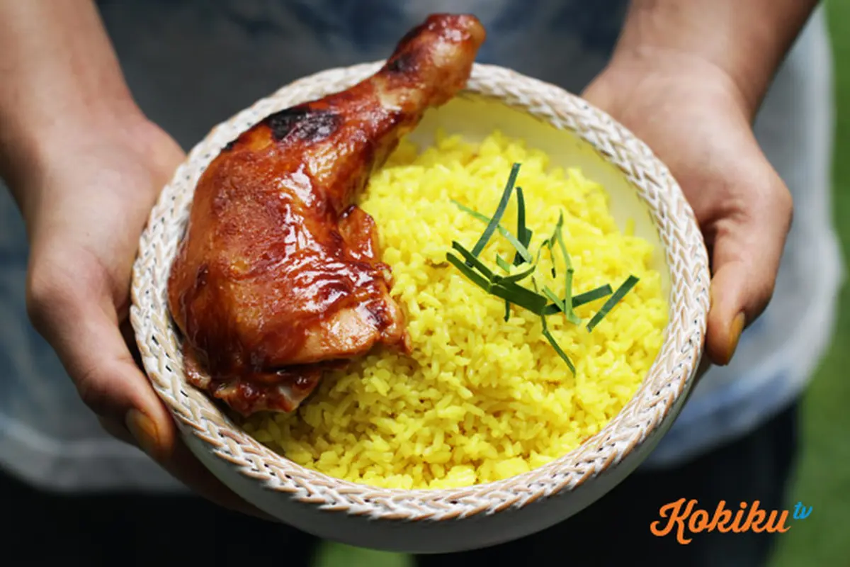 Nasi kuning ayam BBQ