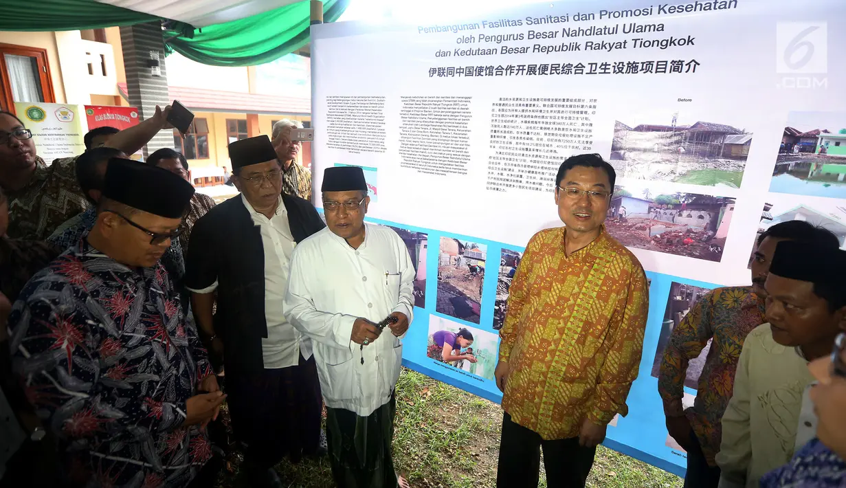 Kunjungan Dubes RRT untuk Indonesia, Xie Feng di Ponpes Luhur Al Tsaqafah, Jakarta, Jumat (2/6). RRT dan PBNU akan meluncurkan Pusat Kajian Tiongkok di Universitas NU Indonesia (Liputan6.com/Johan Tallo)