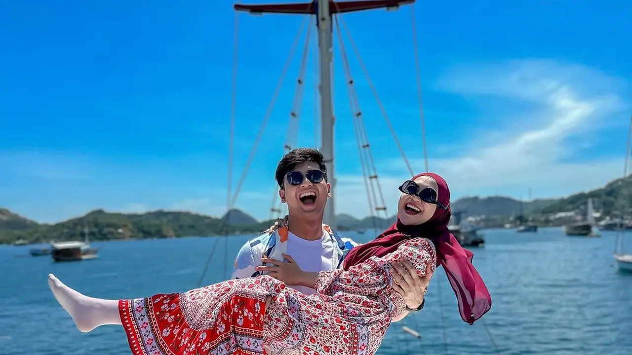 [Fimela] Ria Ricis dan Teuku Ryan