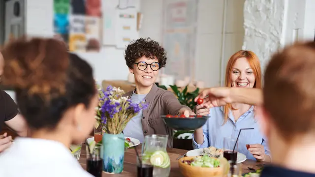 Arti Mimpi Berkumpul Bersama Keluarga Teman