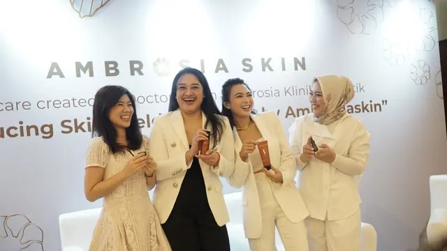 Wika Salim menjadi brand ambassador sebuah skin care.