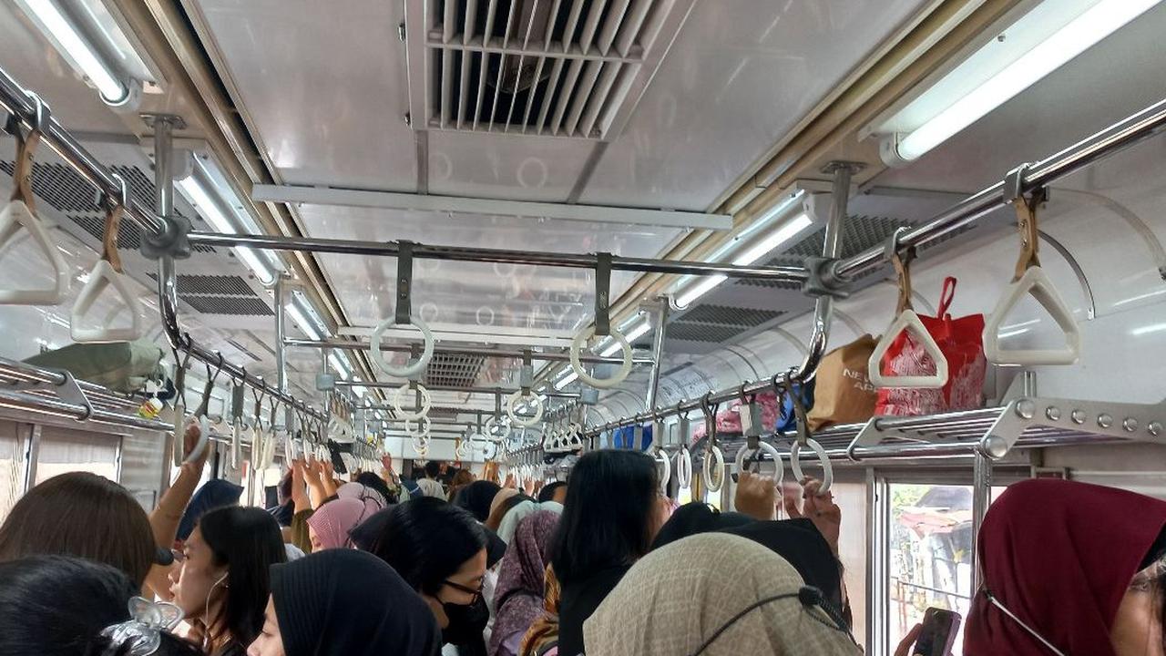Impor Rangkaian Gerbong KRL Asal China Bakal Sampai Tahun Depan