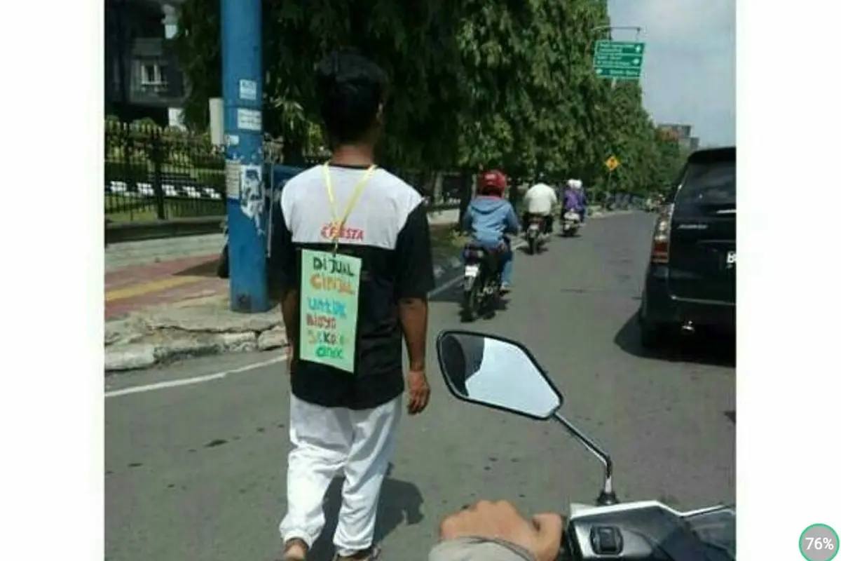 Foto Herman Pria Penjual Ginjal beredar di akun instagram @plglipp membuat heboh warganet (Liputan6.com / ist - Nefri Inge)