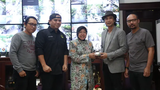 Padi mengunjungi Wali Kota Surabaya, Tri Rismaharini