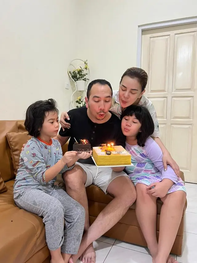 [Fimela] Astrid Tiar dan Gerhard Reinaldi Situmorang