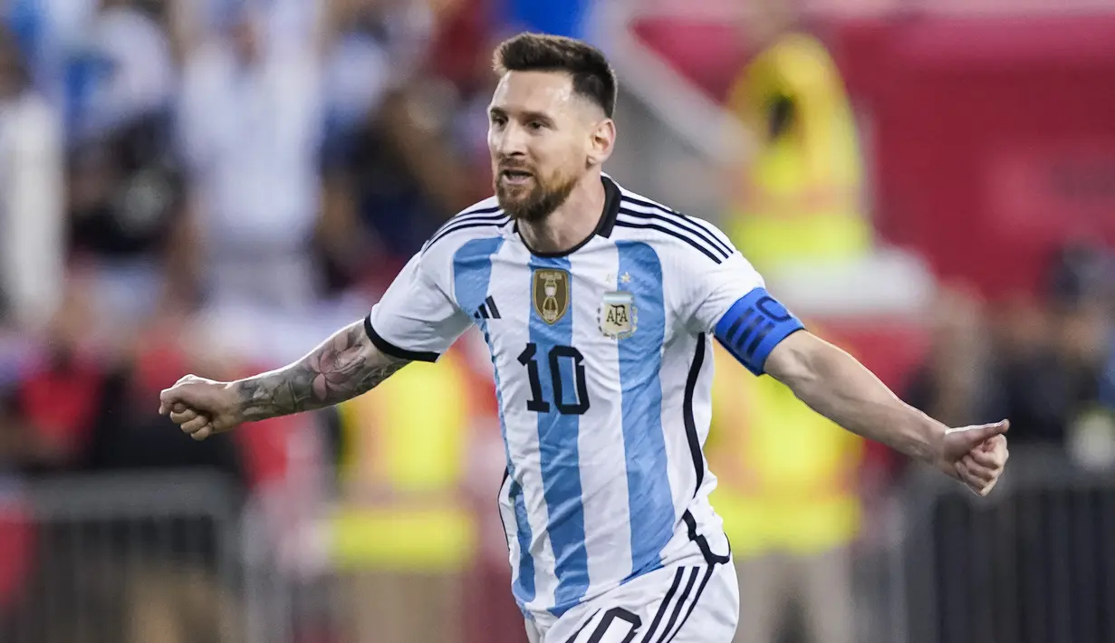 Hingga akhirnya Lionel Messi mampu menambah keunggulan dengan dua golnya pada menit ke-87 dan 89. (AP/Eduardo Munoz Alvarez)