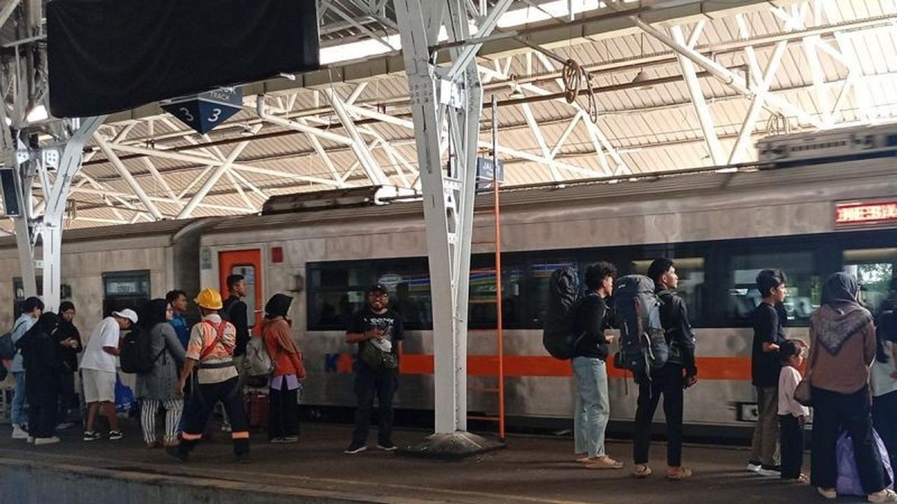 Unik! KAI Purwokerto Tetap Putar Lagu 'Di Tepinya Sungai Serayu', Keluarga Pencipta Justru Bangga