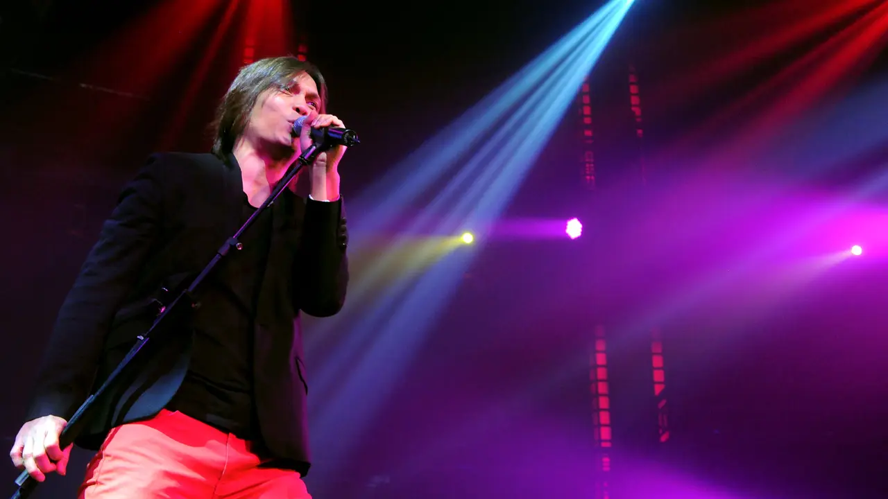 Tampil di Colosseum Club, Once Buka Rahasia Band Gigi
