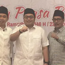 Anggota Komisi VI DPR RI dari Dapil Jember-Lumajang, Kawendra Lukistian berbuka puasa bersama Bupati Jember Gus Fawait, Wakil Bupati Jember Djoko Susanto. (Tim News).