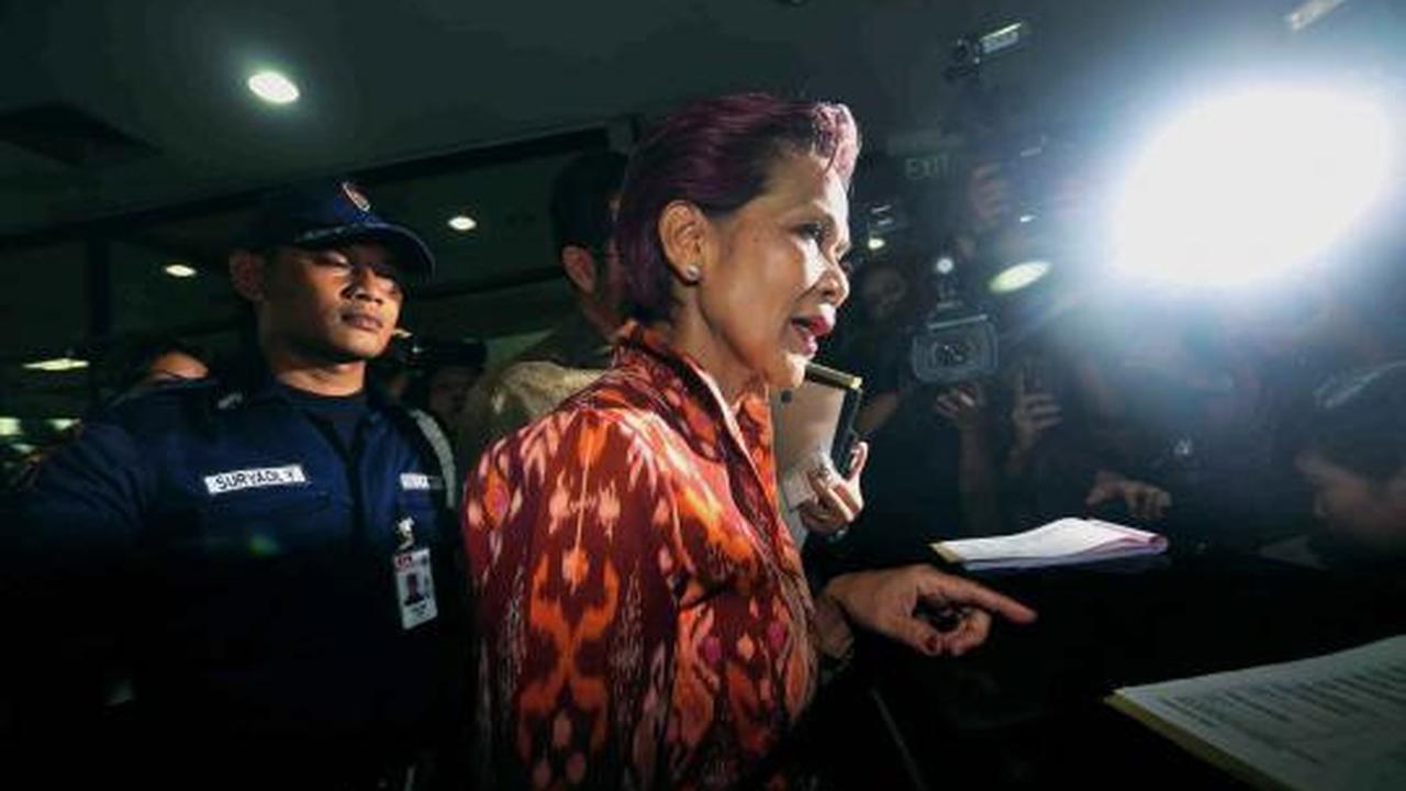 Senyum Miranda Goeltom di KPK