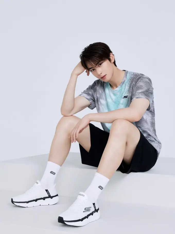 Skechers Hands Free Slip-Ins, Solusi Pakai Sepatu Tanpa Ribet