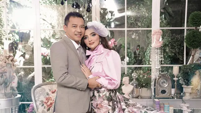 Lebih dari 10 Tahun Bersama, Ini Momen 6 Pasangan Artis Senior Rayakan Valentine