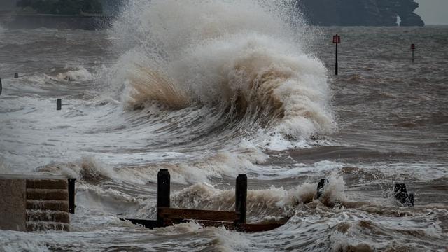 Ilustrasi bencana alam tsunami