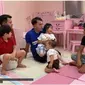 Menengok Kamar Tidur 2 Putri Ruben Onsu Serba Pink dan Banyak Tas Branded. foto: Youtube 'Rans Entertainment'