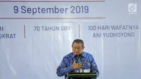 Presiden ke-6 Susilo Bambang Yudhoyono (SBY) menyampaikan pidato pada malam kontemplasi di Puri Cikeas Bogor, Senin (9/9/2019). Pada pidatonya SBY menyinggung masyarakat yang baik atau good soceity dan di setiap literatur memiliki ramuan yang berbeda-beda. (Liputan6.com/Faizal Fanani)
