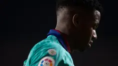 Penyerang Barcelona, Ansu Fati terlihat pada laga pekan kelima La Liga melawan Granada di Stadion Nuevo Los Cármenes, Sabtu(21/9/2019). Barcelona secara mengejutkan tumbang dalam lawatannya ke markas tim promosi, Granada 0-2. (JORGE GUERRERO/AFP)
