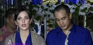 Nia Ramadhani tengah menggelar tasyakur tujuh bulan kehamilannya. Ada hal yang lucu dari kehamilan kedua ini, Nia sama sekali tidak menyadari dirinya sedang hamil, sampai 4 bulan usia kandungannya