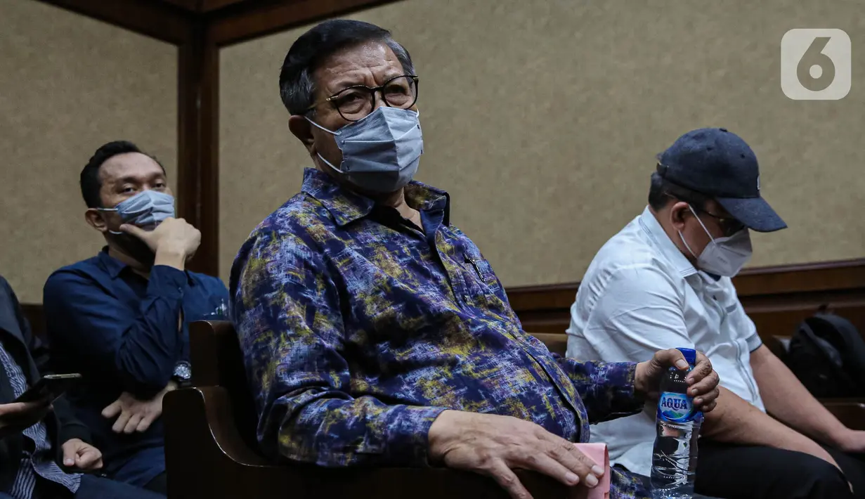 Mereka menjalani sidang pembacaan dakwaan oleh Jaksa Penuntut Umum (JPU) atas kasus dugaan suap pengurusan perkara Gregorius Ronald Tannur, pelaku pembunuhan Dini Sera Afriyanti. (Liputan6.com/Angga Yuniar)